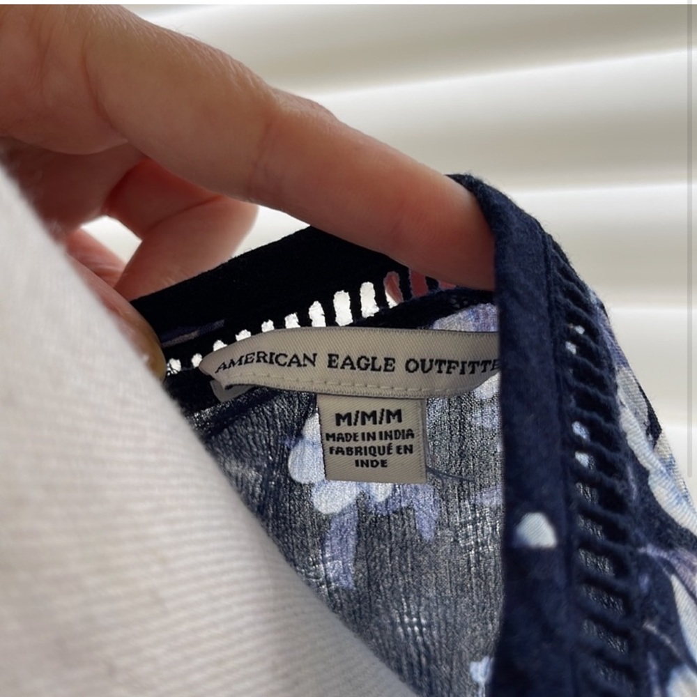 AE RUFFLE HEM BUTTON DOWN SHIRT - Picture 3 of 4